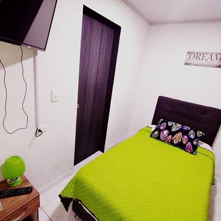 Aloha Hostel Bogotá Esterno foto
